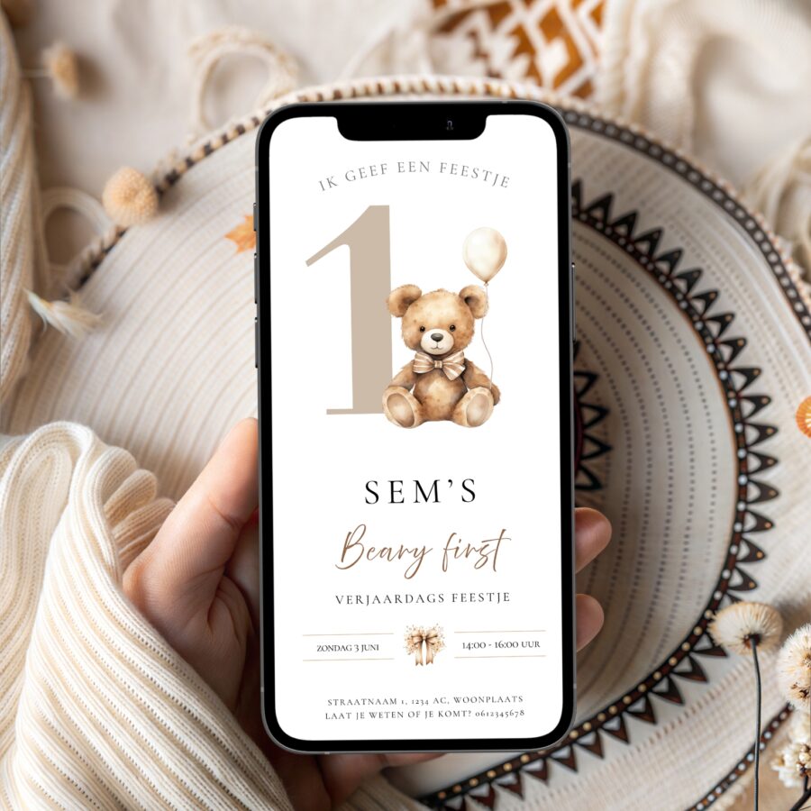 Bewerkbare uitnodiging verjaardag | Canva | beer ecru koestert